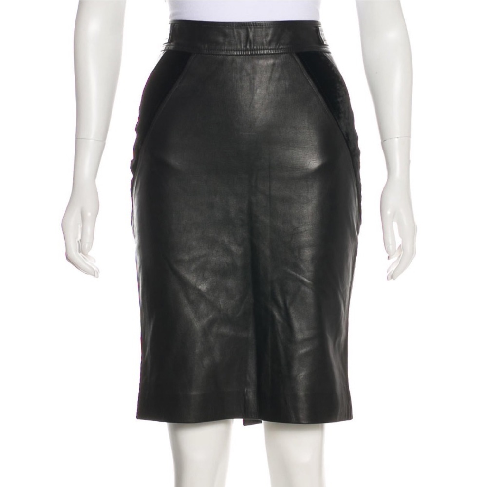 ❤️Gucci Black Leather Skirt With suede inserts on sides ❤️💯💎 authentic 💯💎❤️